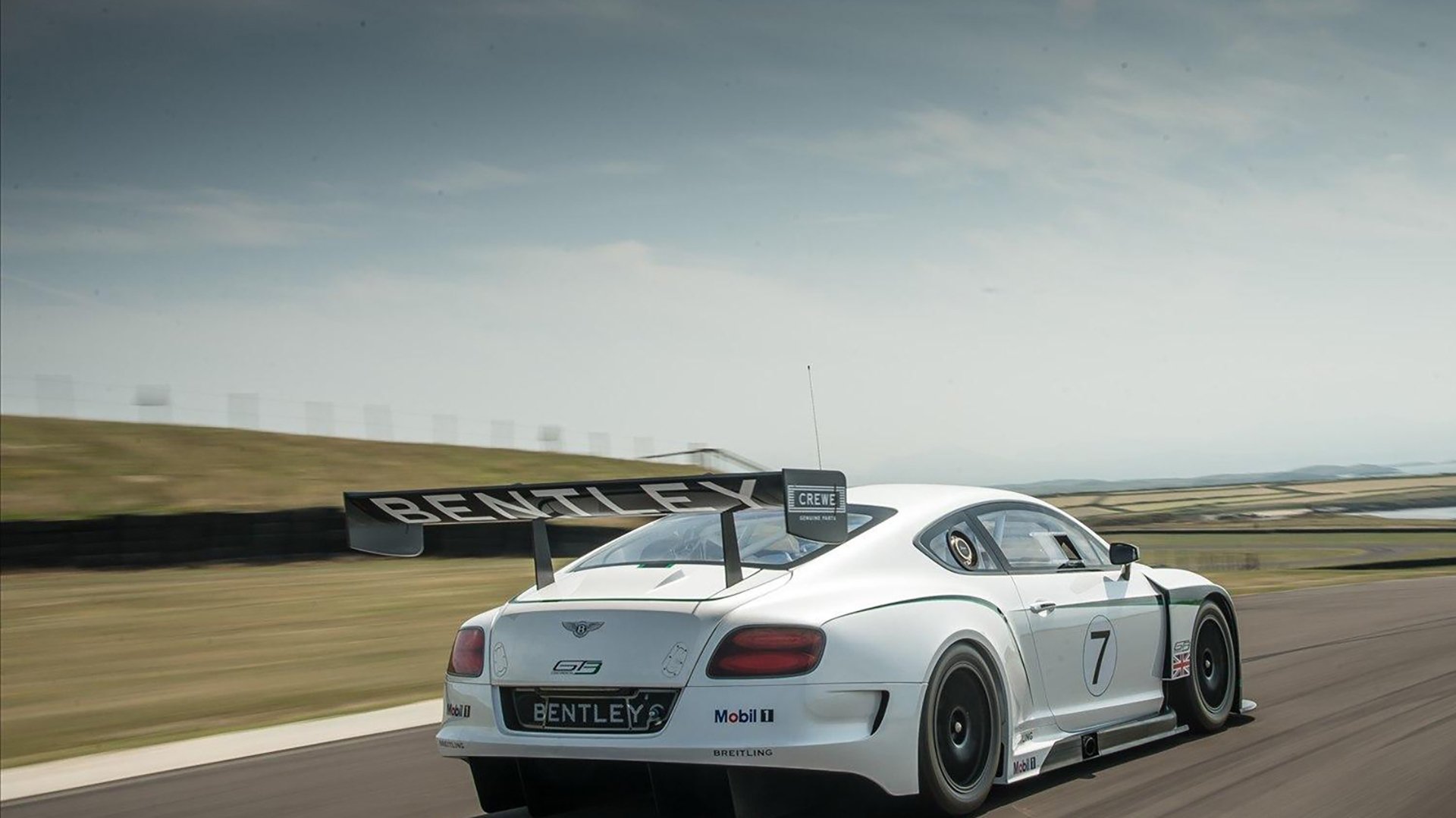 乐鱼电竞· (中国)官方网站-二人篮球争霸赛：默契与技巧的考验，两个人的篮球比赛