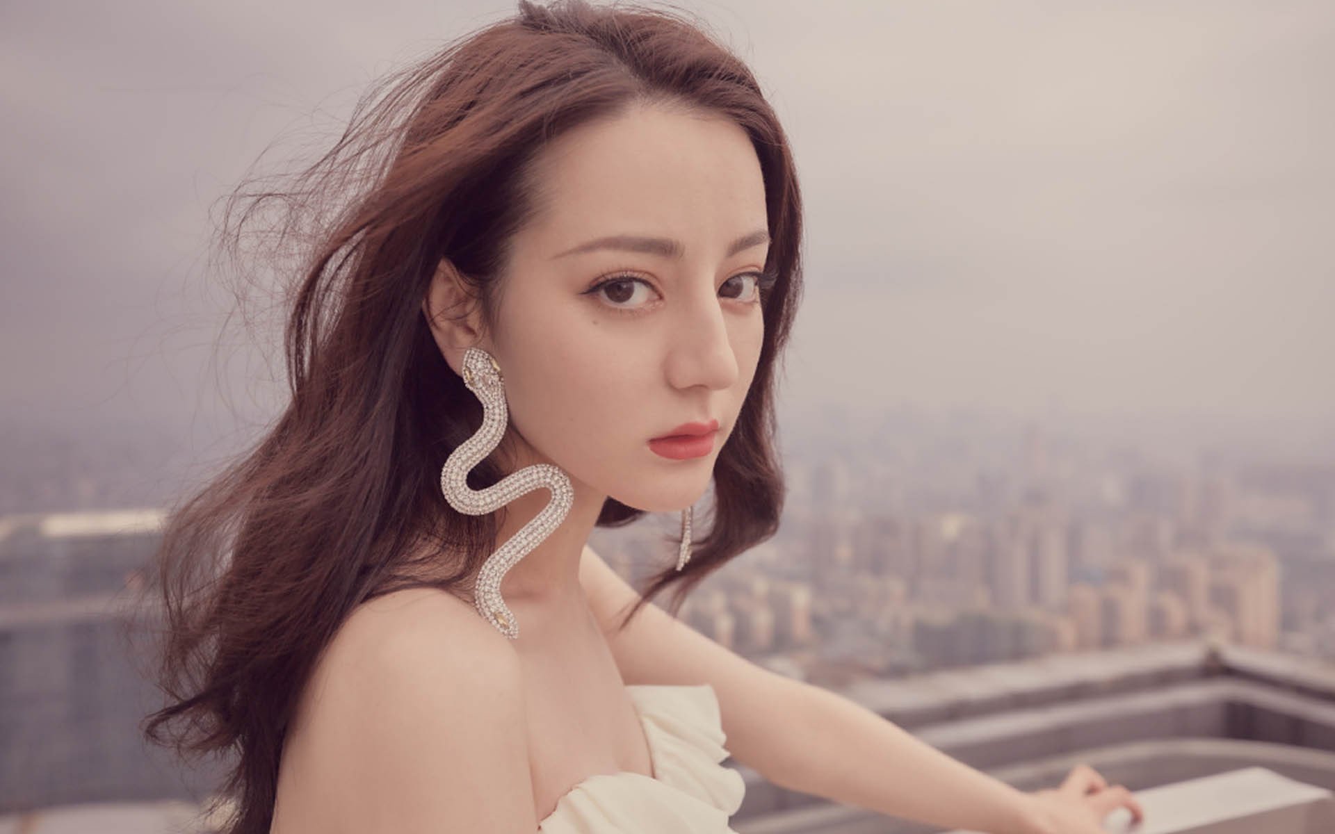 五大联赛不同阵型下球员跑位与空间感利用差异,五大联赛跑动距离统计