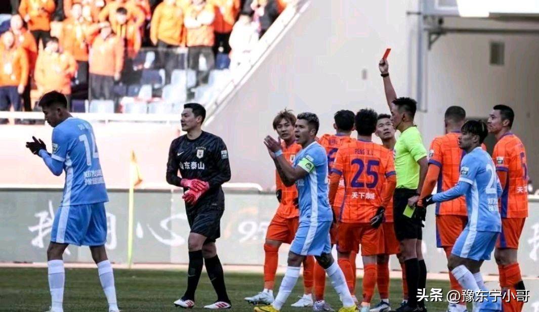 包含乐鱼体育:降级球队大连人队“重返中超”？球迷：先活下来再说吧！的词条