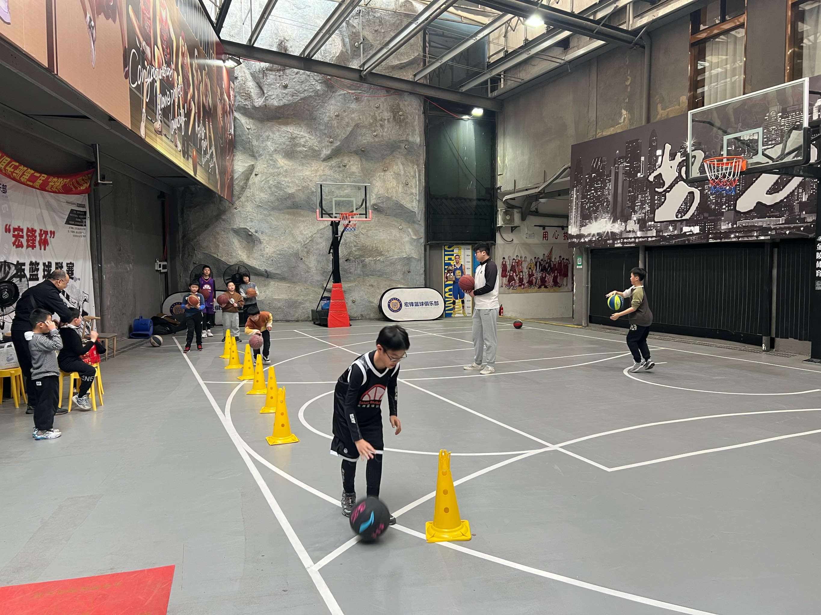 乐鱼体育:校园篮球特色学校建设,培养学生篮球兴趣的简单介绍 乐鱼体育:校园篮球特色学校建设,培养学生篮球兴趣的简单介绍